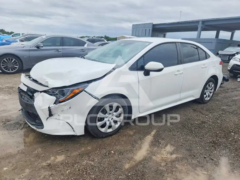 2023 Toyota COROLLA фото