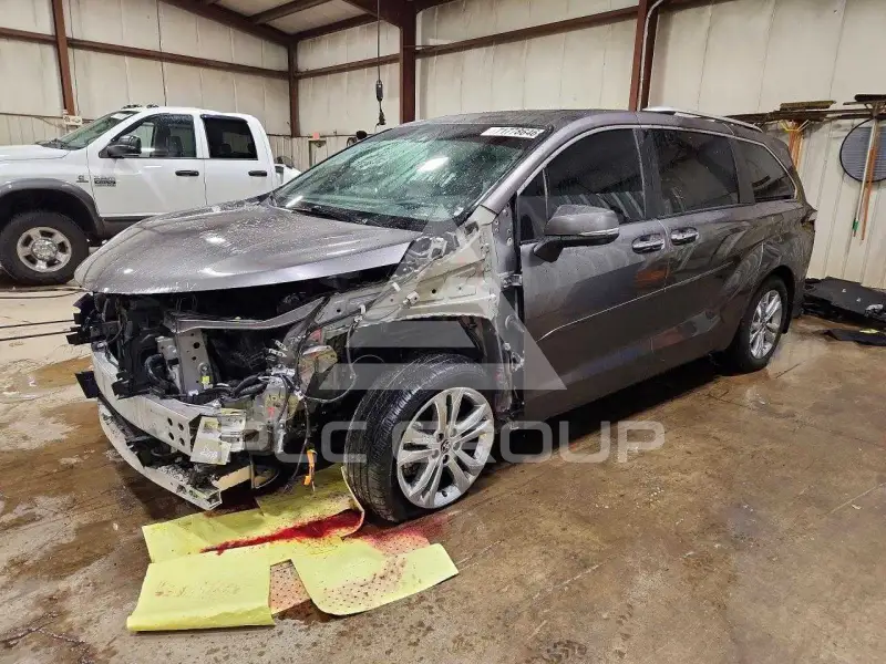 2023 Toyota SIENNA фото