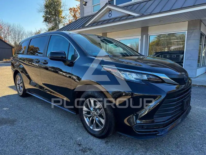 2023 Toyota SIENNA фото