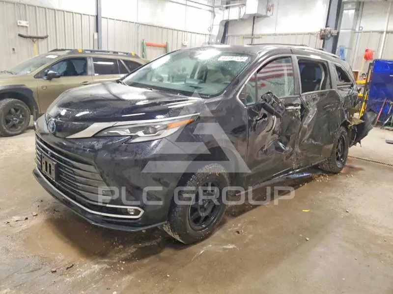 2023 Toyota SIENNA фото