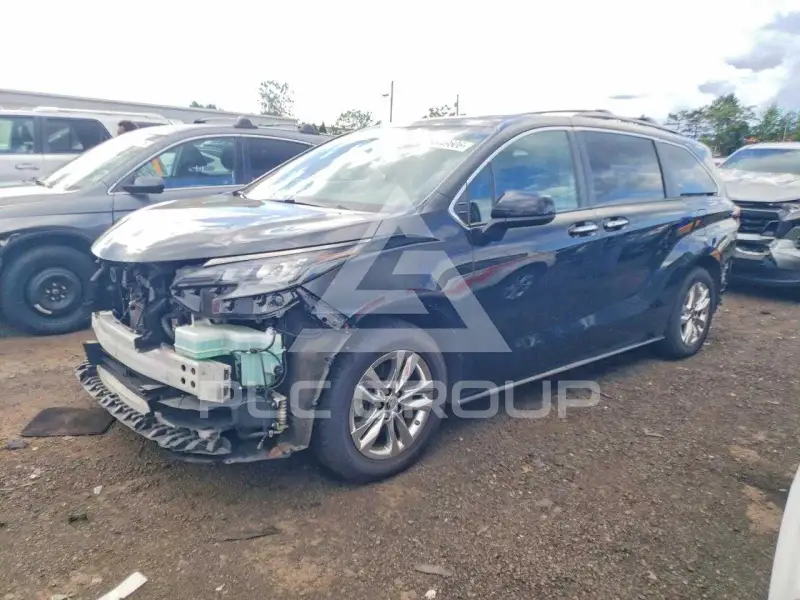 2023 Toyota SIENNA photo