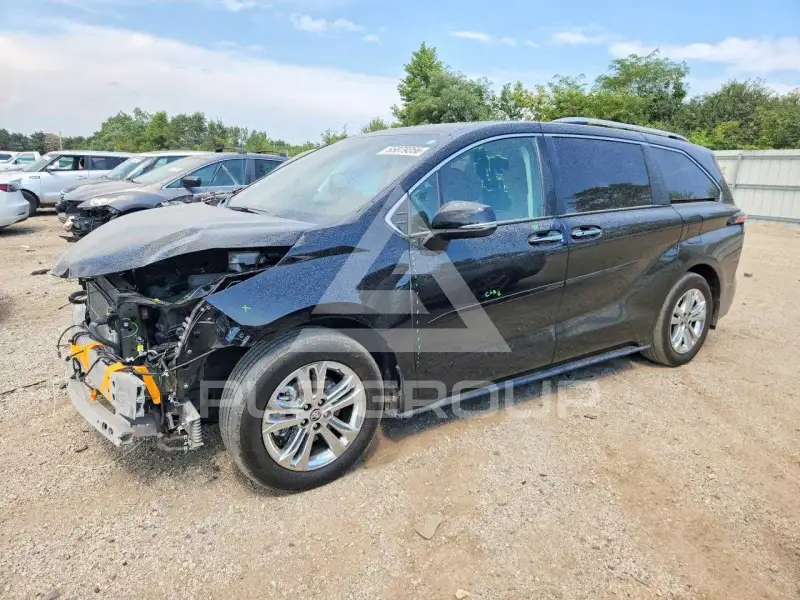 2023 Toyota SIENNA photo