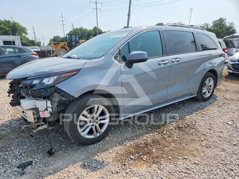 2023 Toyota SIENNA фото