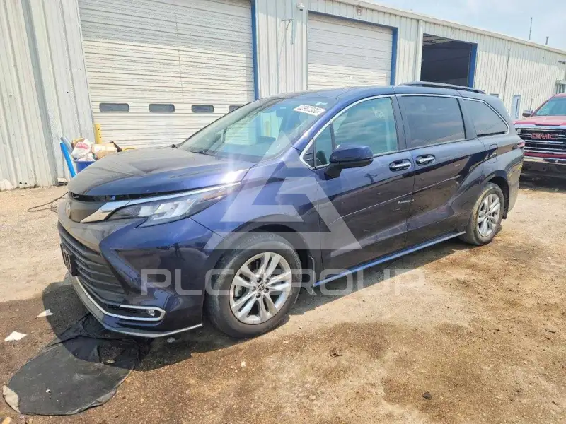 2023 Toyota SIENNA фото