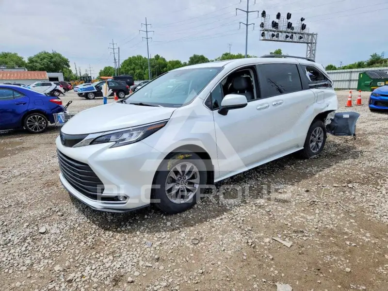 2023 Toyota SIENNA фото