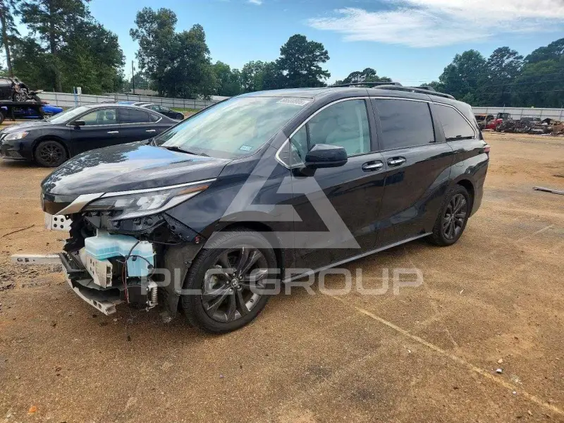 2023 Toyota SIENNA photo