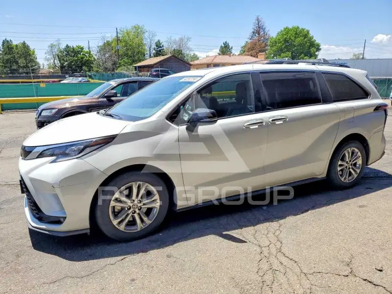 2023 Toyota SIENNA фото