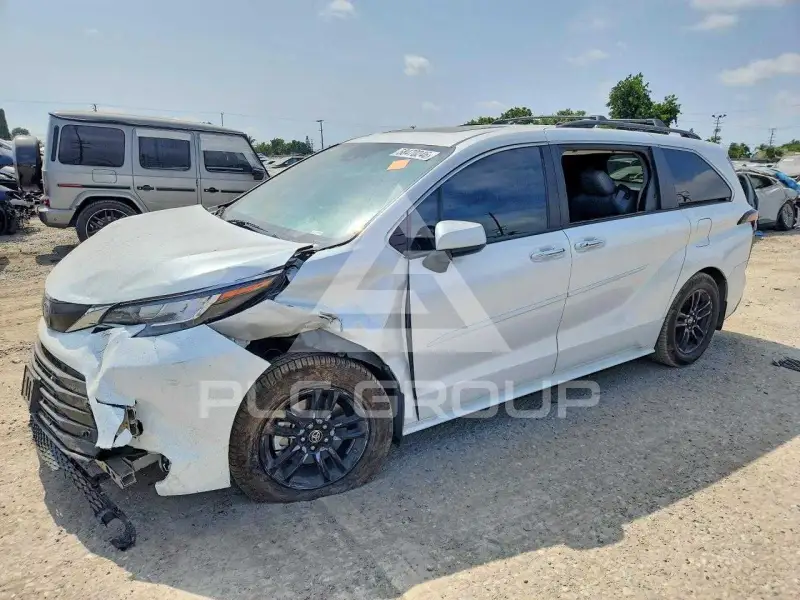 2023 Toyota SIENNA фото