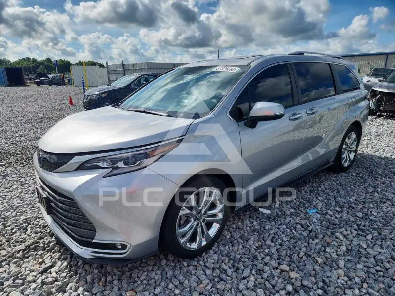 2023 Toyota SIENNA photo