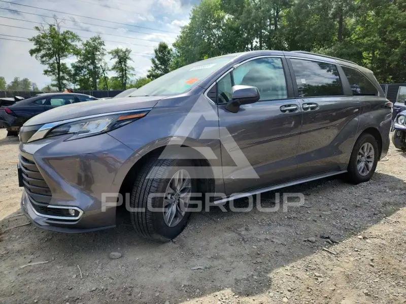 2023 Toyota SIENNA фото