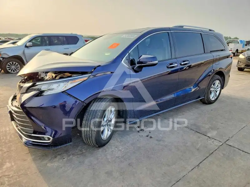 2023 Toyota SIENNA photo