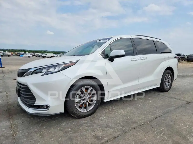 2023 Toyota SIENNA фото