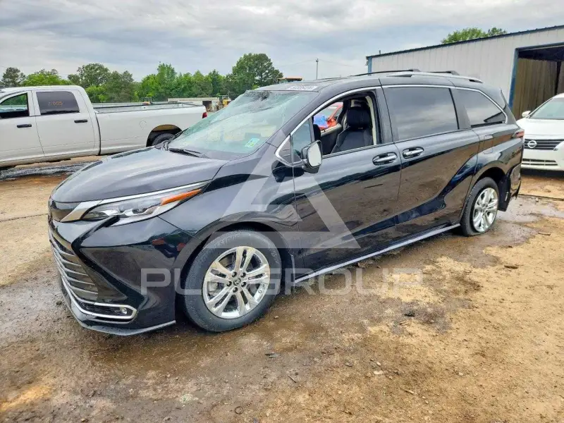 2023 Toyota SIENNA фото