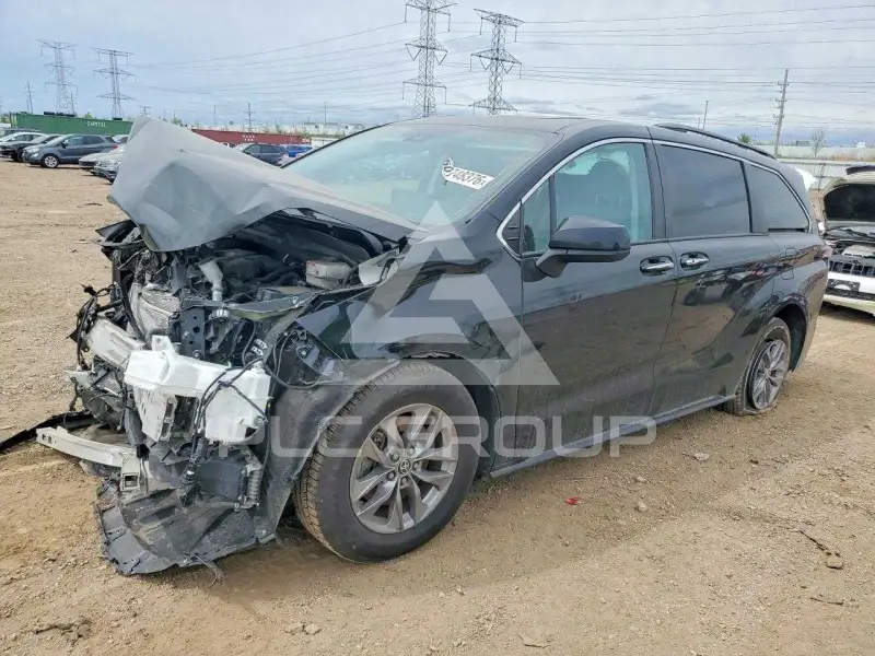 2023 Toyota SIENNA фото