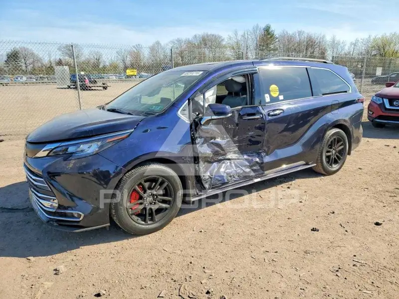 2023 Toyota SIENNA photo