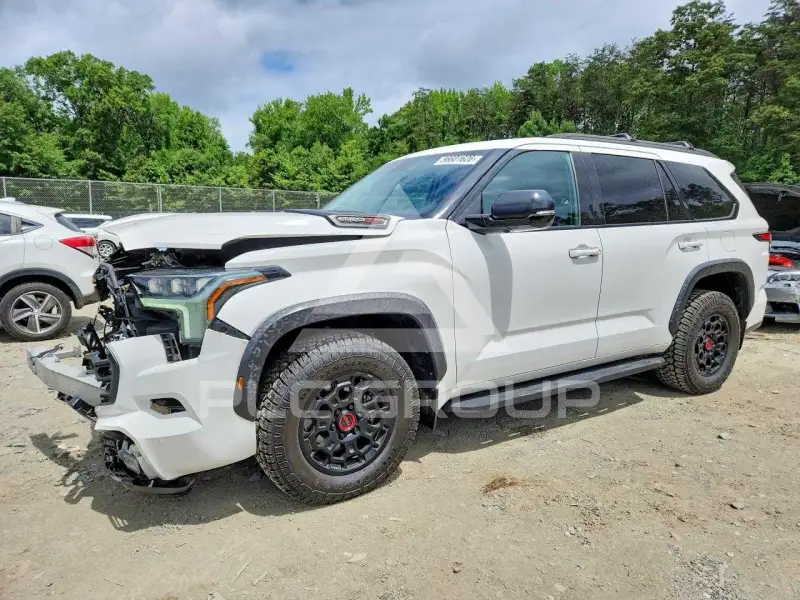 2023 Toyota SEQUOIA фото