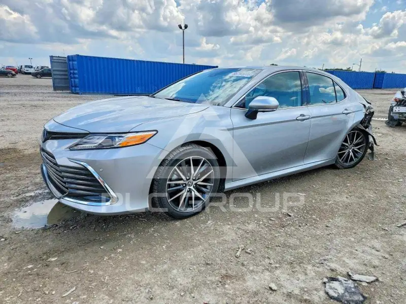 2023 Toyota CAMRY фото