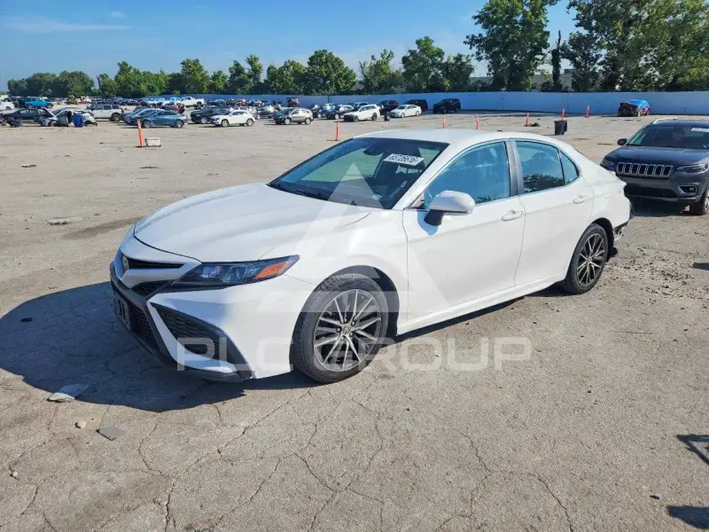 2023 Toyota CAMRY фото