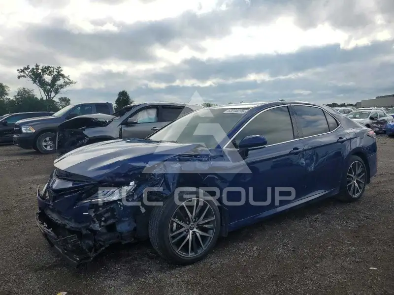 2023 Toyota CAMRY фото