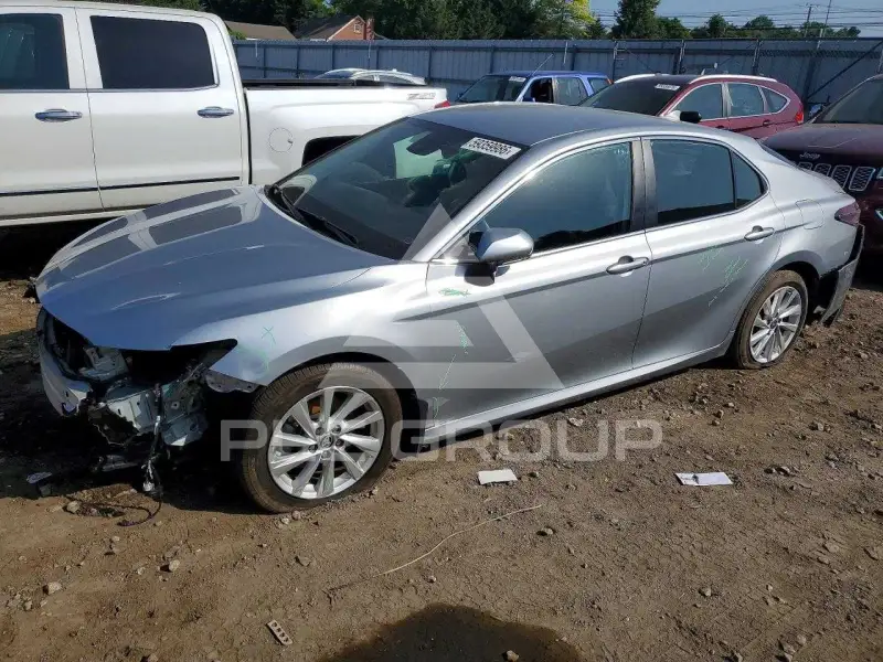 2023 Toyota CAMRY фото