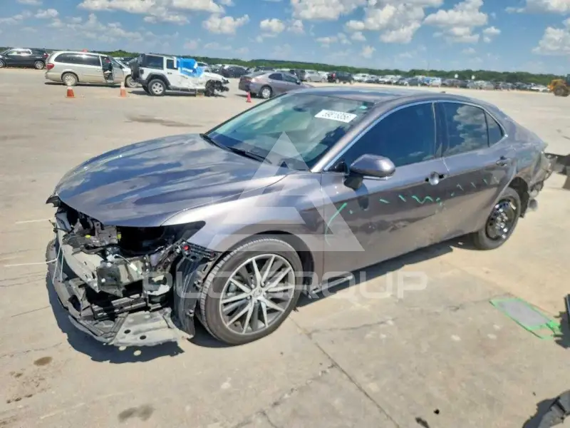 2023 Toyota CAMRY фото