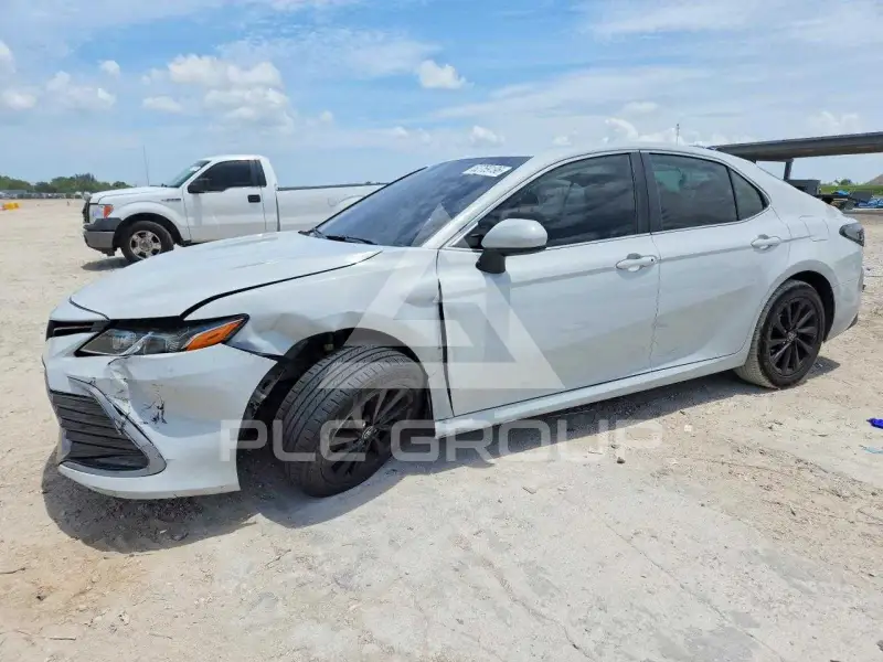 2023 Toyota CAMRY фото