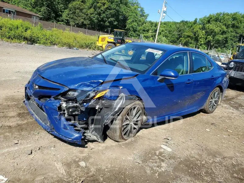 2023 Toyota CAMRY фото