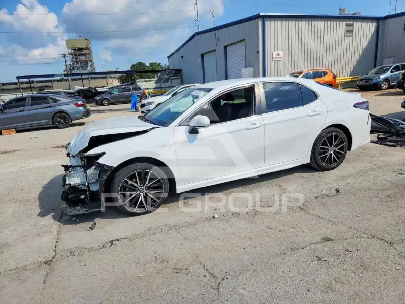 2023 Toyota CAMRY фото