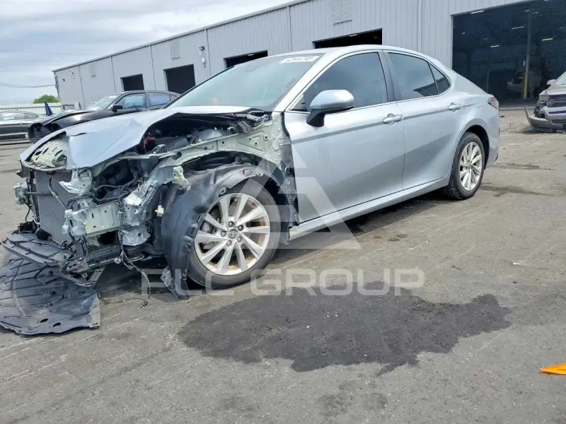 2023 Toyota CAMRY фото