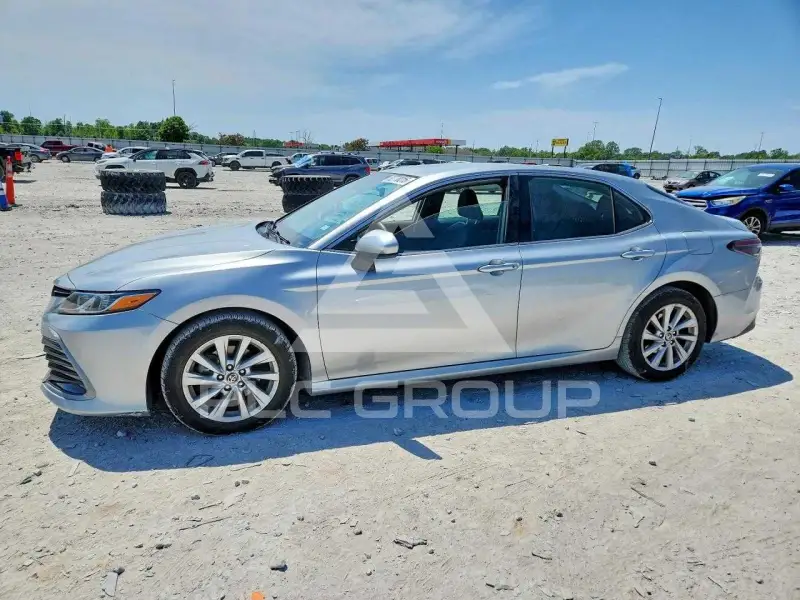 2023 Toyota CAMRY фото