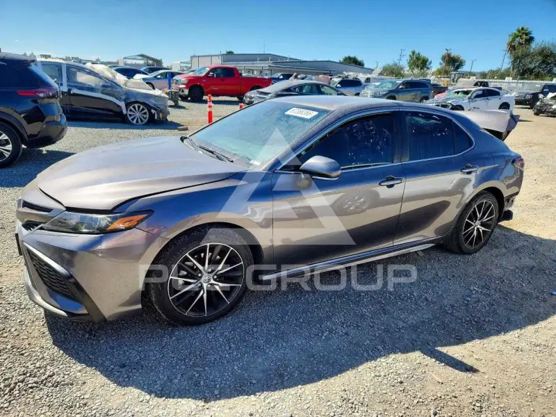 2023 Toyota CAMRY фото