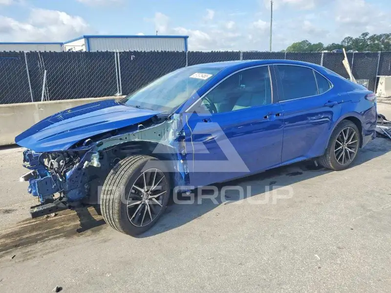 2023 Toyota CAMRY фото