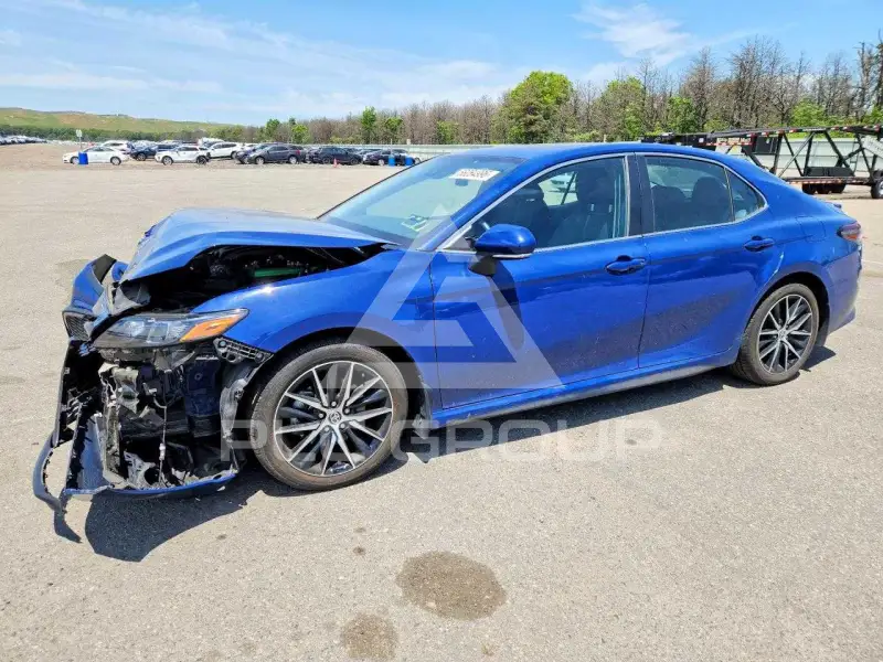 2023 Toyota CAMRY фото