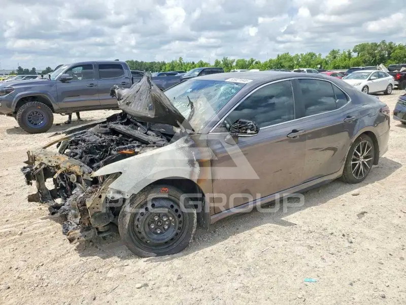2023 Toyota CAMRY фото