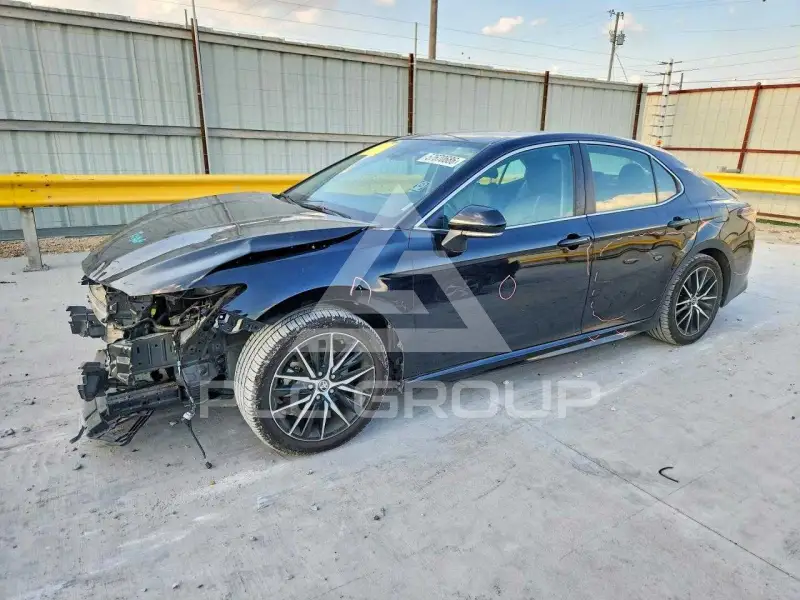 2023 Toyota CAMRY фото