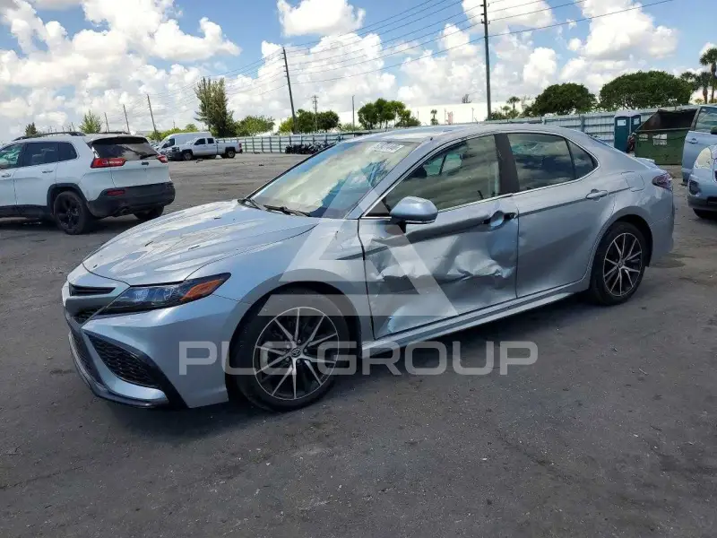 2023 Toyota CAMRY фото