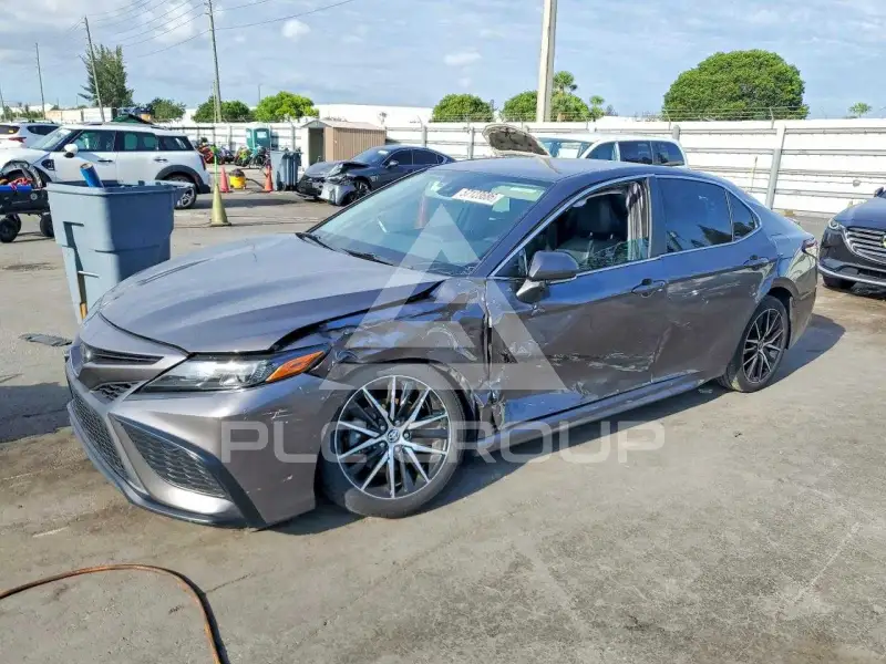 2023 Toyota CAMRY фото