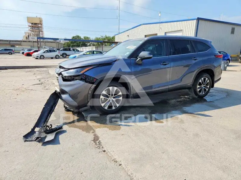 2023 Toyota Highlander фото