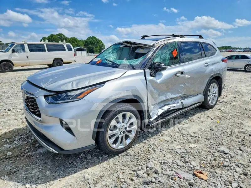 2023 Toyota Highlander фото