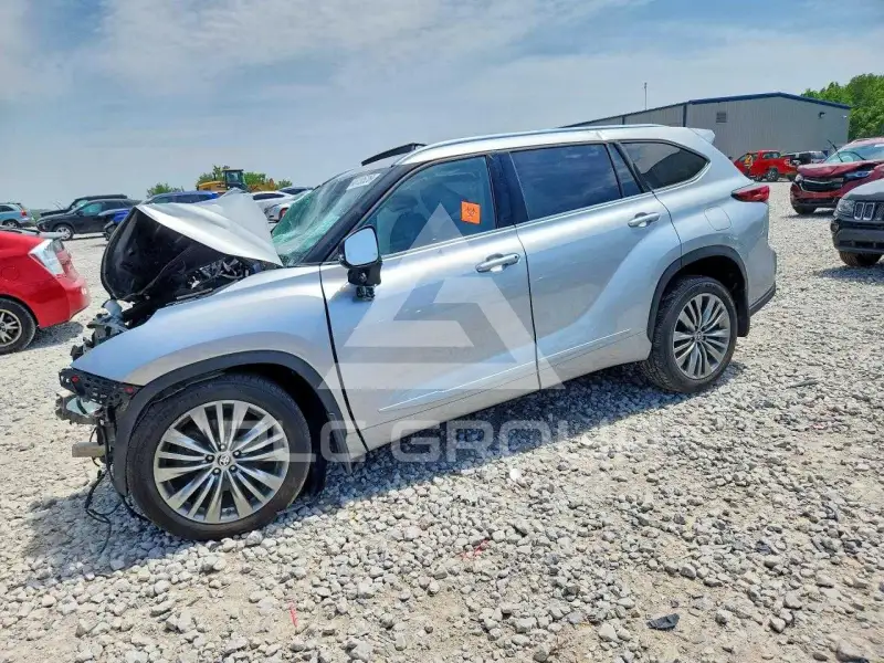 2023 Toyota Highlander фото