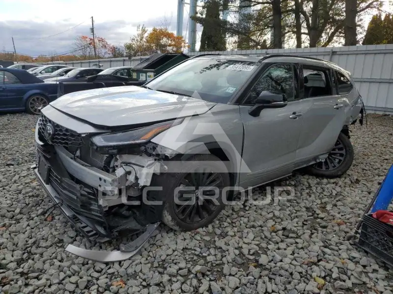 2023 Toyota Highlander фото