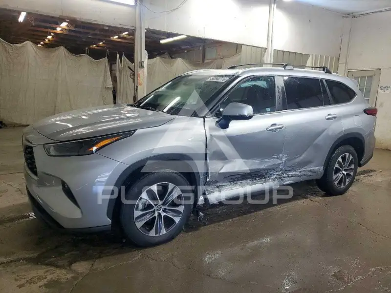 2023 Toyota Highlander фото