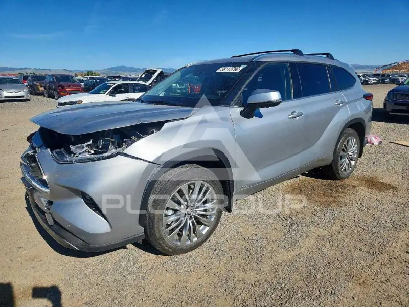2023 Toyota Highlander фото