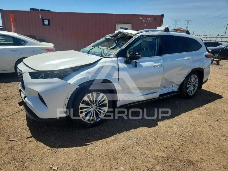 2023 Toyota Highlander photo