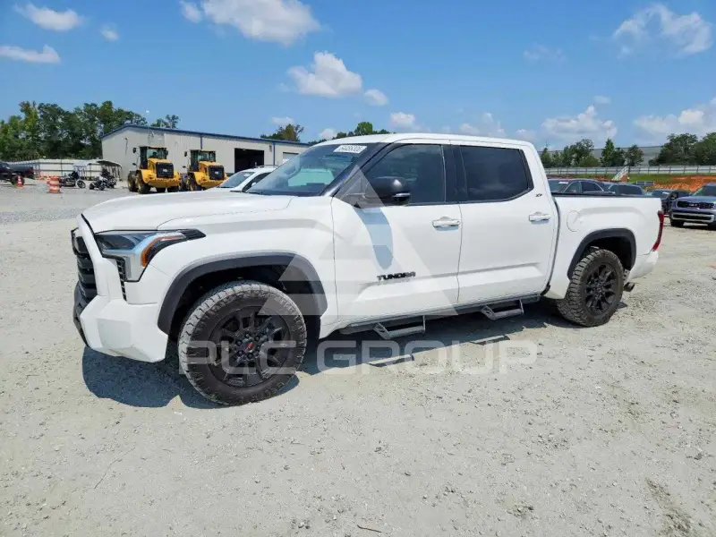2023 Toyota TUNDRA фото
