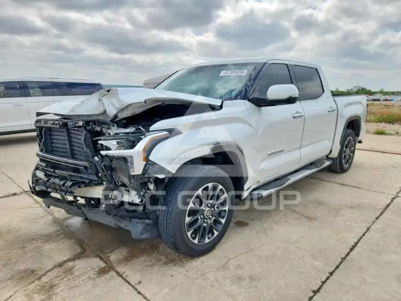 2023 Toyota TUNDRA фото