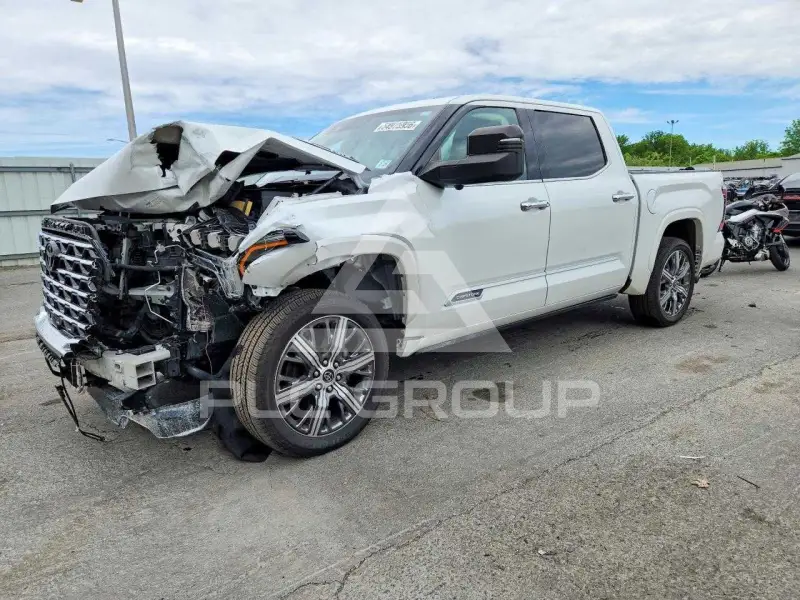 2023 Toyota TUNDRA фото