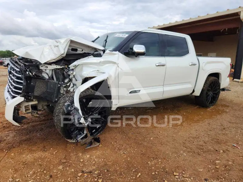 2023 Toyota TUNDRA фото
