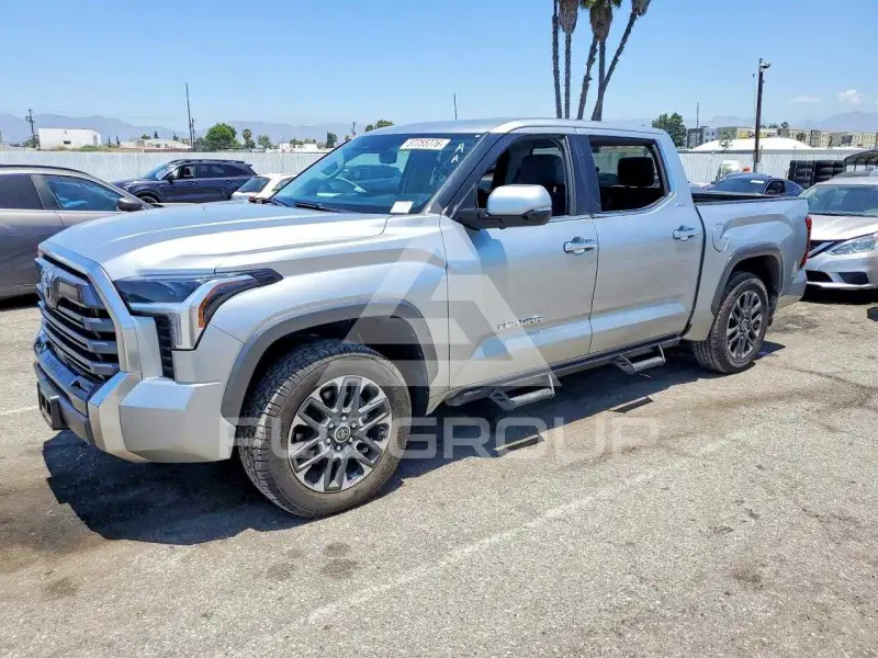 2023 Toyota TUNDRA фото