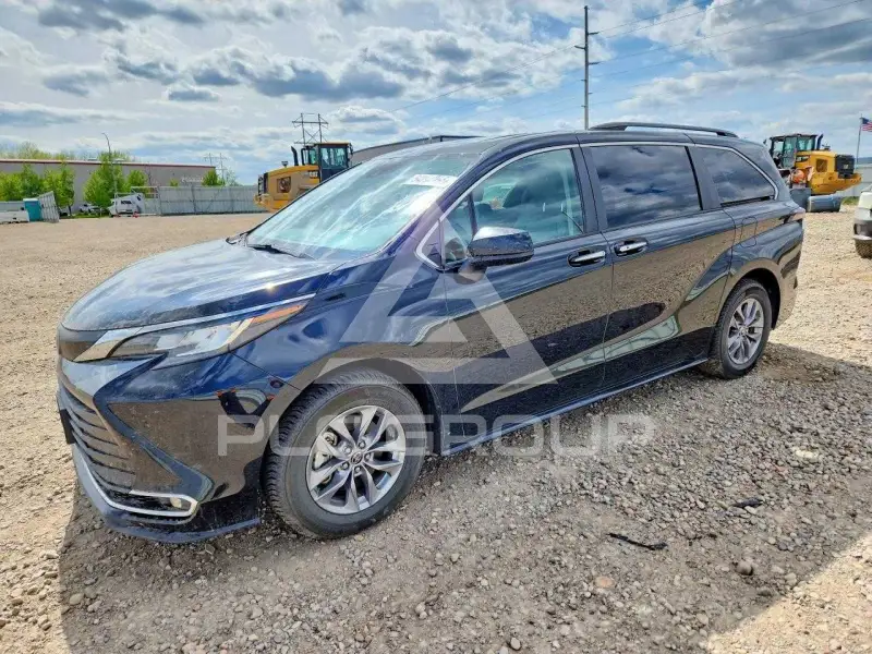 2023 Toyota SIENNA photo